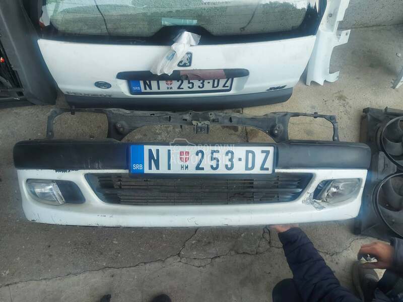 Branik prednji za Peugeot 306