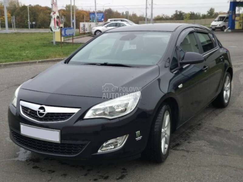 Opel Astra J 1.3 CDTi -  kompletan auto u delovima