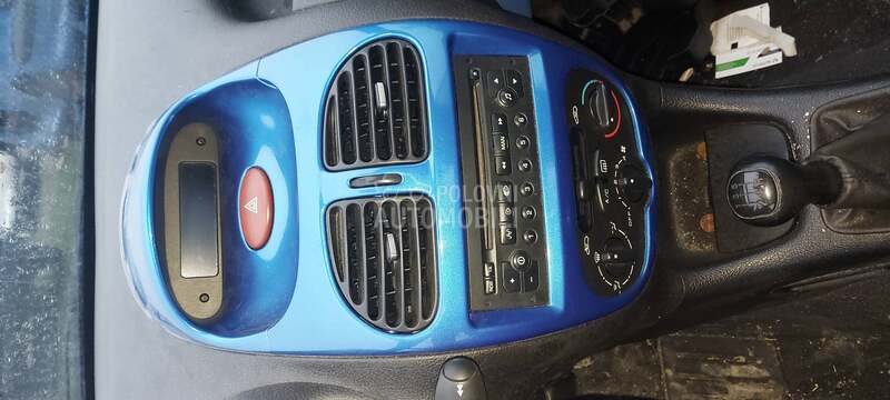 fabricki cd player za Peugeot 206