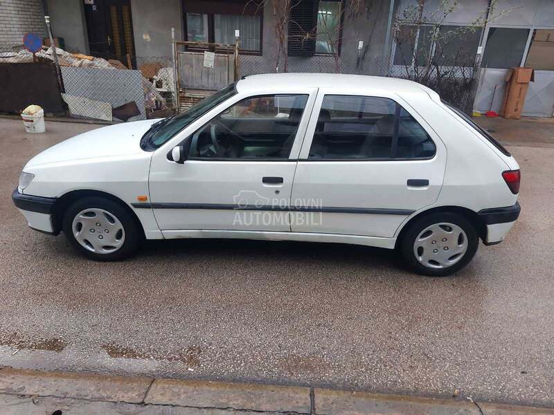Peugeot 306 1,9d 1994. god. -  kompletan auto u delovima