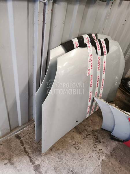 hauba prednji branik clio 2 za Renault Clio
