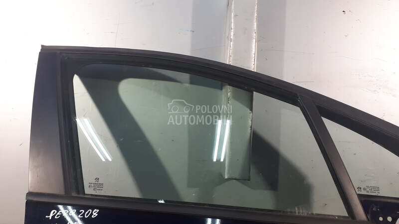 STAKLO za Peugeot 208