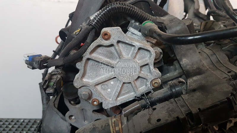VAKUM PUMPA za Peugeot 5008