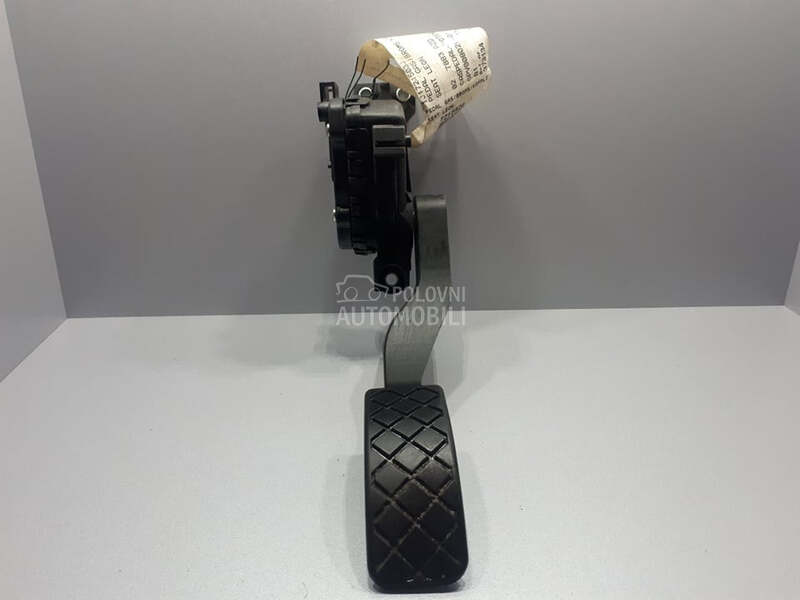 PAPUCICA GASA za Volkswagen Golf 4
