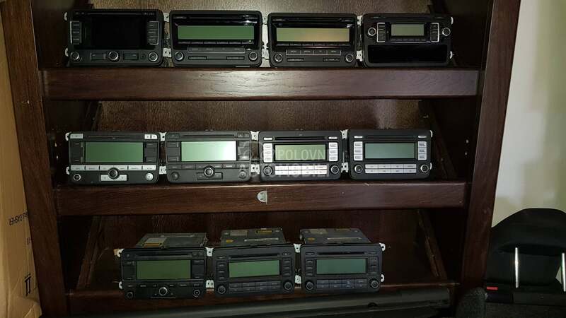 RADIO CD MUZIKA FABRICKA za Volkswagen Bora, Caddy, Golf 5 ...