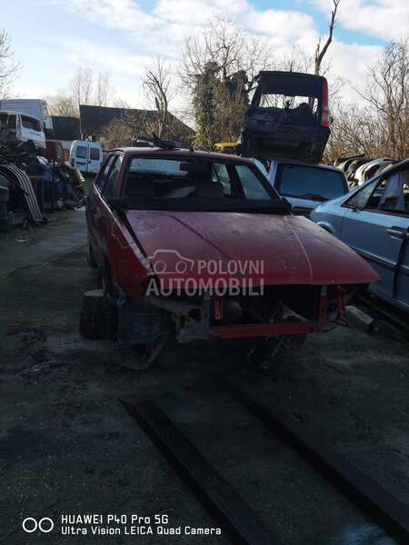 Alfa Romeo 33 -  kompletan auto u delovima