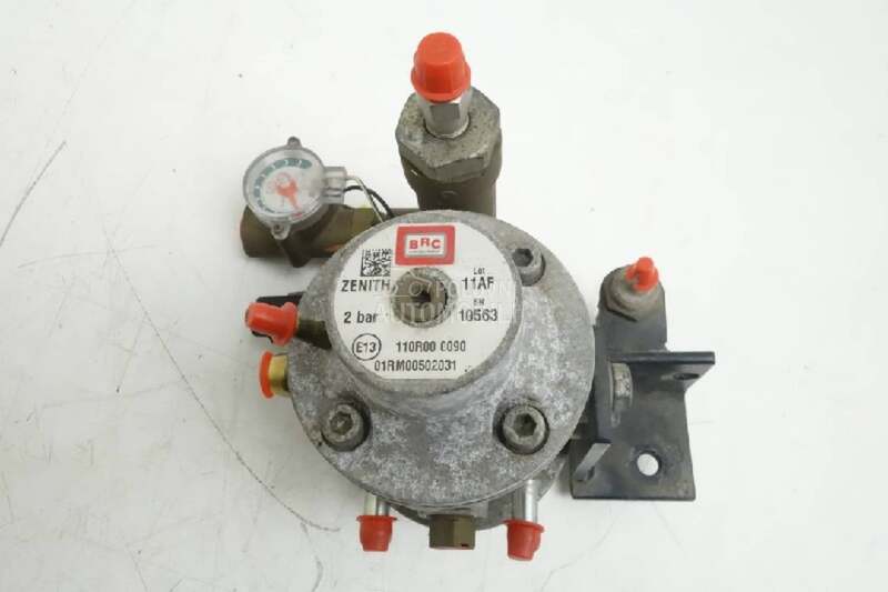 Regulator pritiska goriva za Mercedes Benz ML 230, ML 270, ML 320 ... od 2005. do 2011. god.