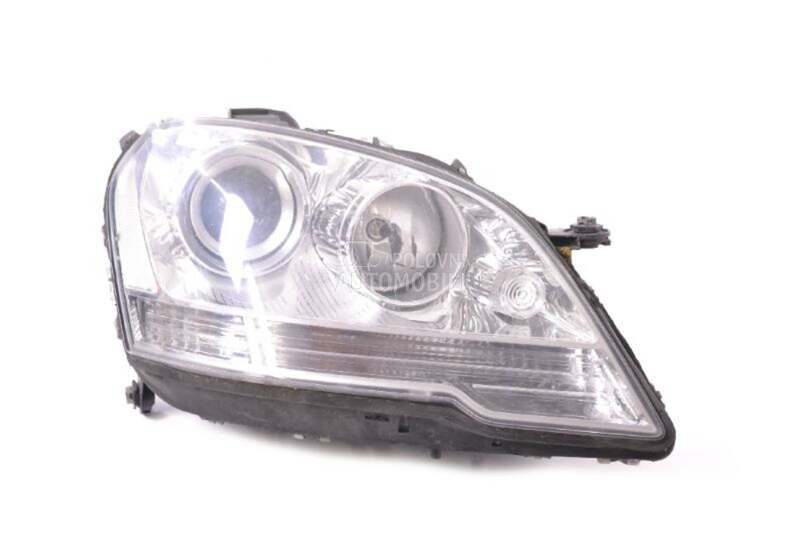 Desni far za Mercedes Benz ML 230, ML 270, ML 320 ... od 2005. do 2011. god.