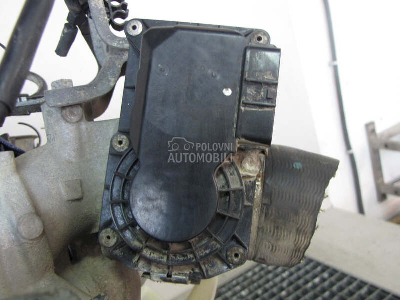 DOZER KLAPNA za Nissan Pathfinder