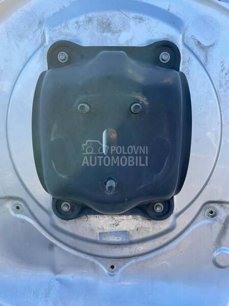 nosac rez.tocka za Toyota RAV 4 od 2001. do 2005. god.