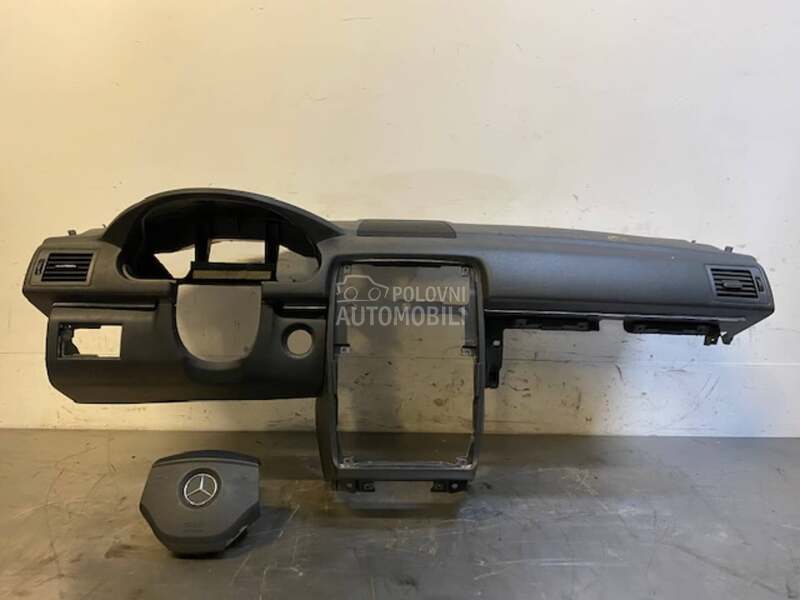 Instrument tabla sa airbagom za Mercedes Benz B 150, B 170, B 180 ... od 2005. do 2011. god.