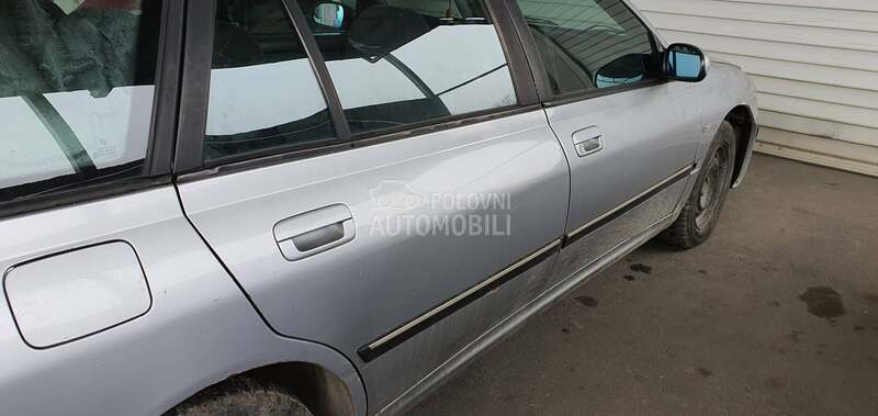 vrata vise boja za Peugeot 406 od 1998. do 2004. god.