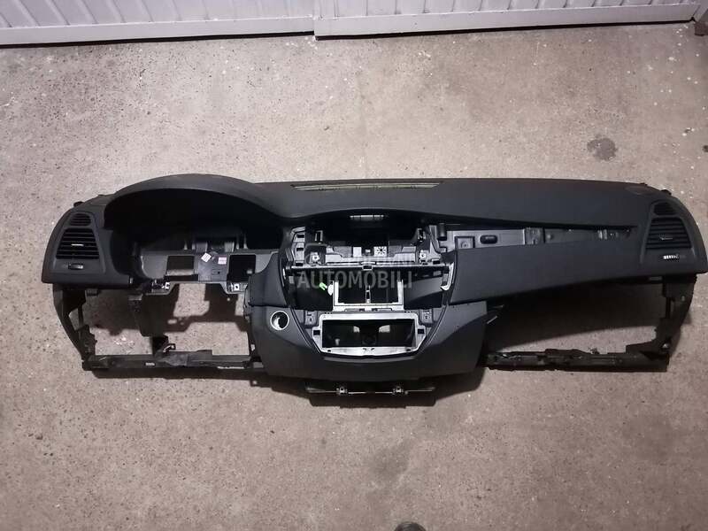 Instrument tabla za Renault Laguna od 2008. do 2015. god.
