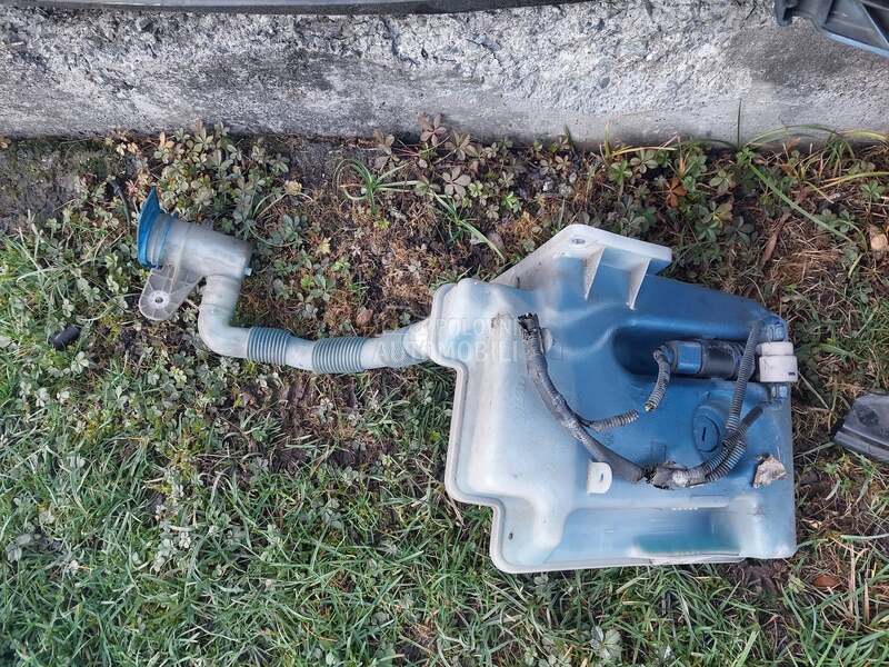 posuda tečnosti  soferke za Volkswagen Golf 5
