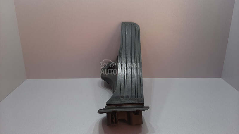 PAPUCICA GASA za Volkswagen Golf 5