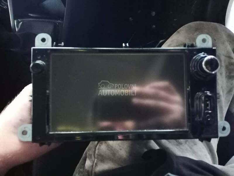 touch multimedija za Renault Clio