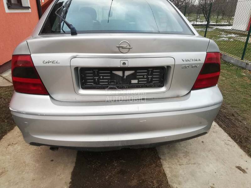 Opel Vectra B 1999. god. -  kompletan auto u delovima