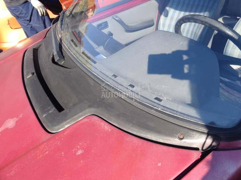 Plastika ispod šoferke za Fiat Uno