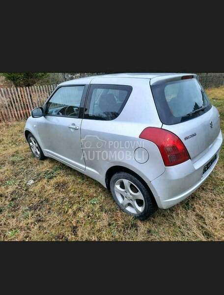 Suzuki Swift 1.eb 2006. god. -  kompletan auto u delovima