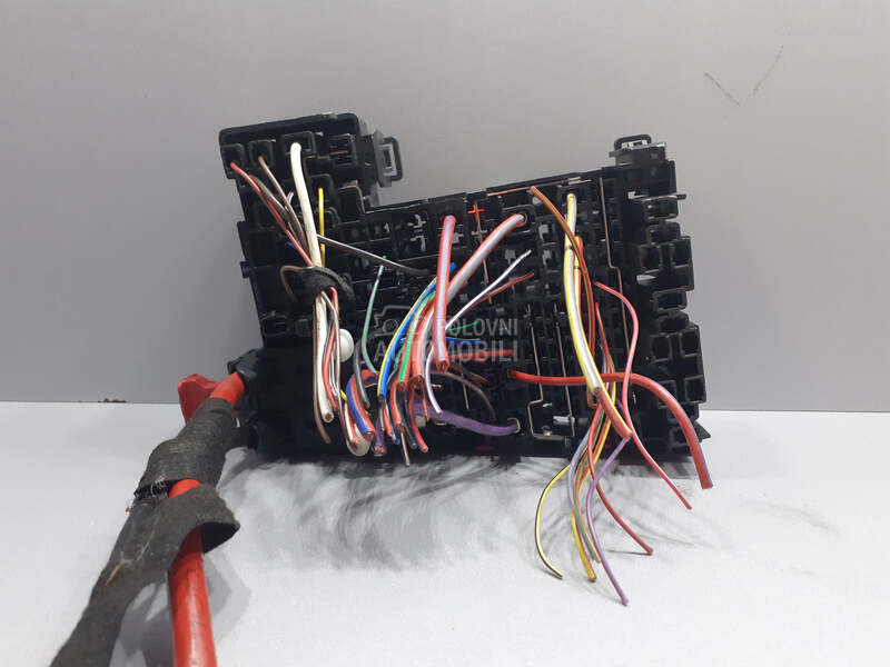 ELEKTRONIKA KUTIJA OSIGURACA za Audi A3