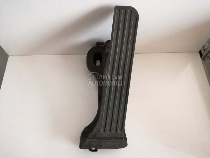 PAPUCICA GASA za Volkswagen Golf 5