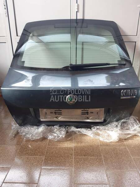 Gepek vrata limuzina za Škoda Octavia