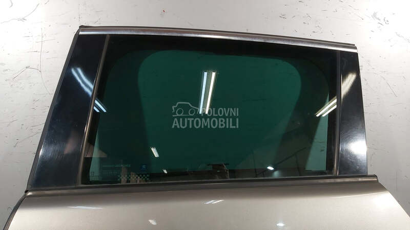 STAKLO za Peugeot 3008
