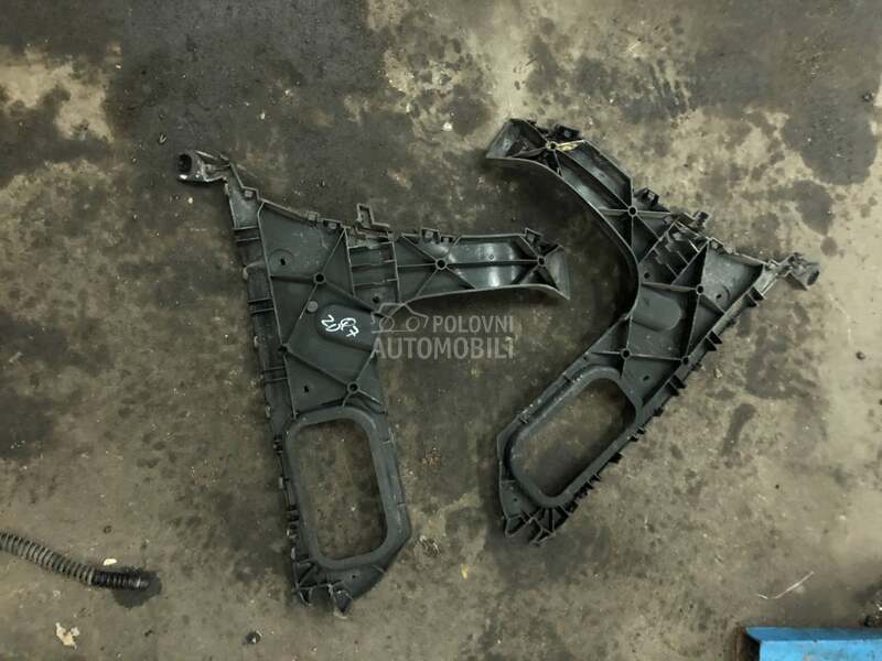 Nosac zadnjeg branika za Audi Q7 od 2005. do 2014. god.