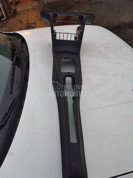 Konzola za Volkswagen Polo