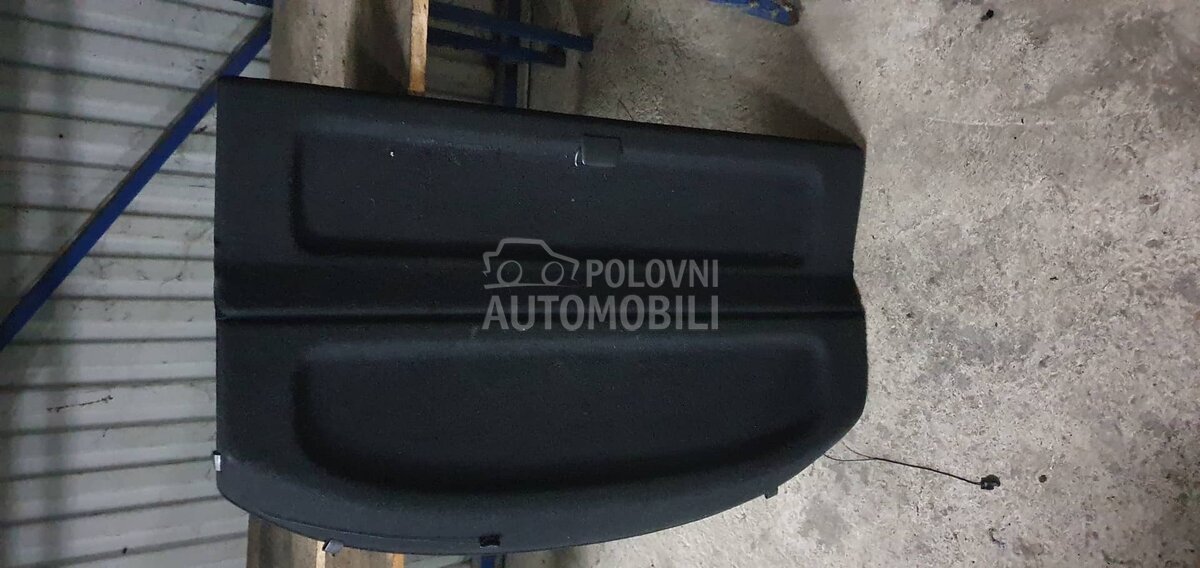 polica za Mazda 3