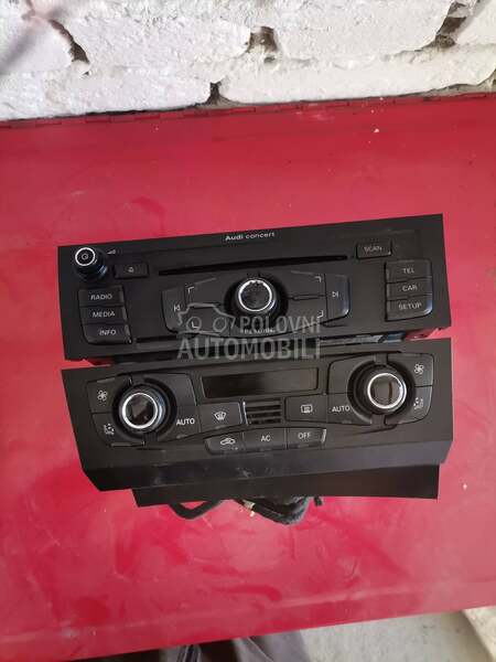 Kasetofon za Audi A4