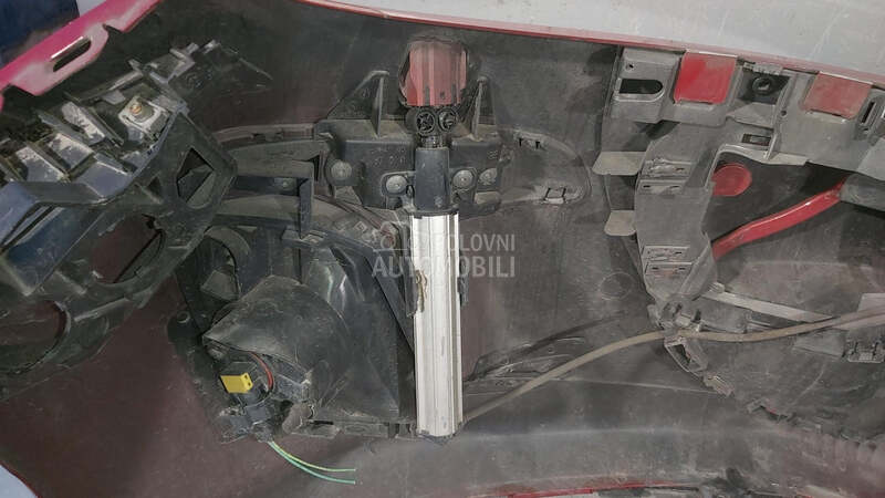 PRSKALICA ZA FAROVE za Peugeot 308