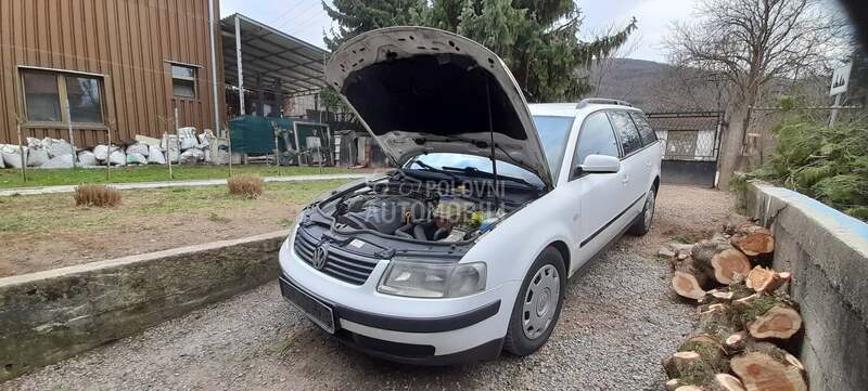 Volkswagen Passat B5 -  kompletan auto u delovima