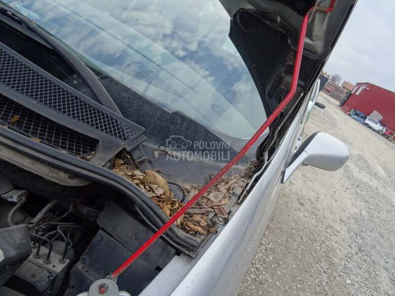 Šipka haube za Fiat Ulysse od 2002. do 2014. god.