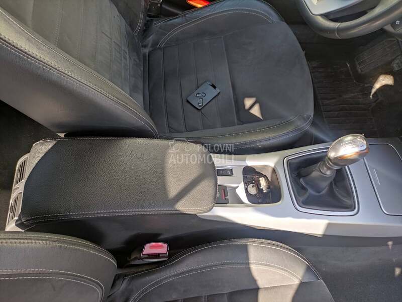 Srednja konzola za Renault Laguna