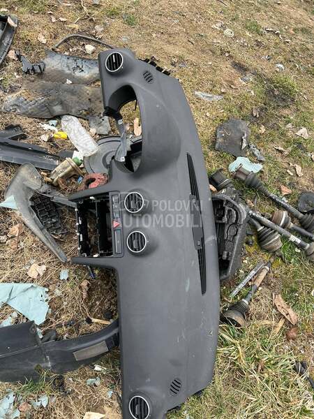 Tabla i airbag za Audi A3 od 2004. do 2010. god.