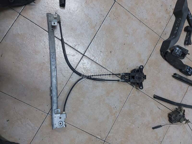 Podizac stakla desni za Peugeot 106