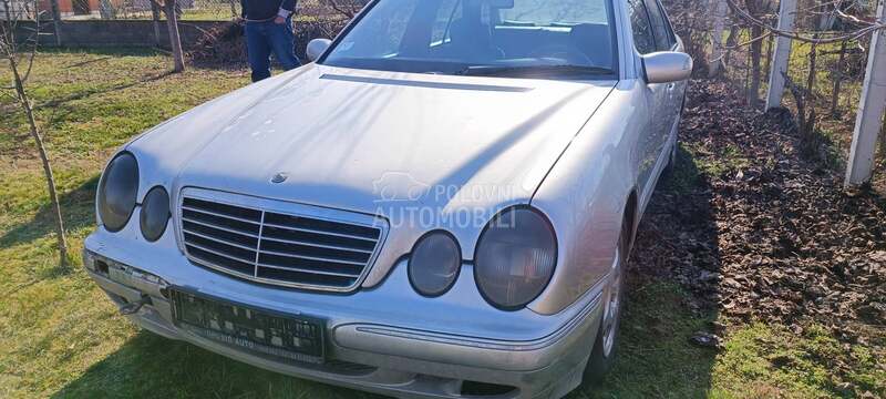 prednji avangard branik w210 za Mercedes Benz E Klasa od 2000. do 2002. god.