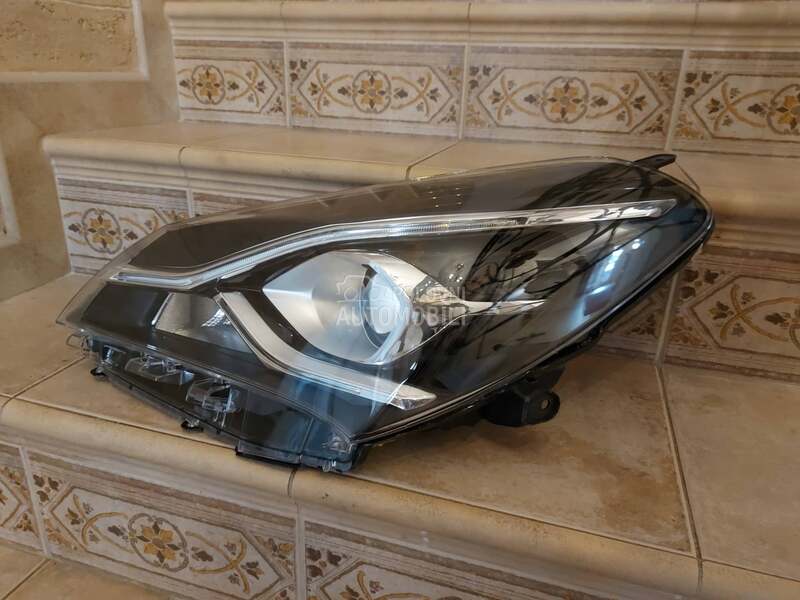 Levi i desni h11 led far za Toyota Yaris od 2018. do 2021. god.