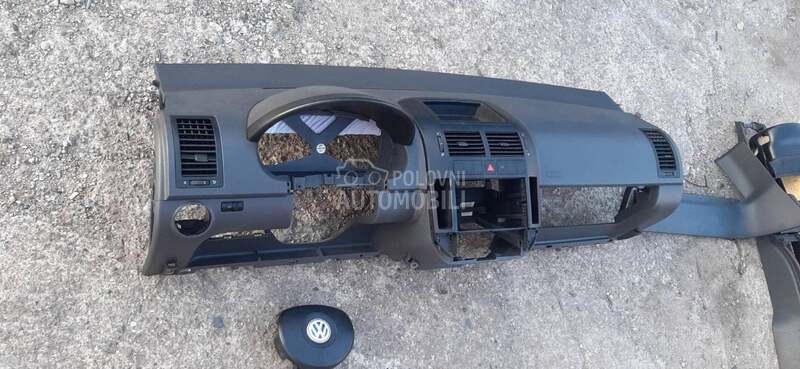 Instrument tabla sa airbagom za Volkswagen Polo od 2001. do 2005. god.