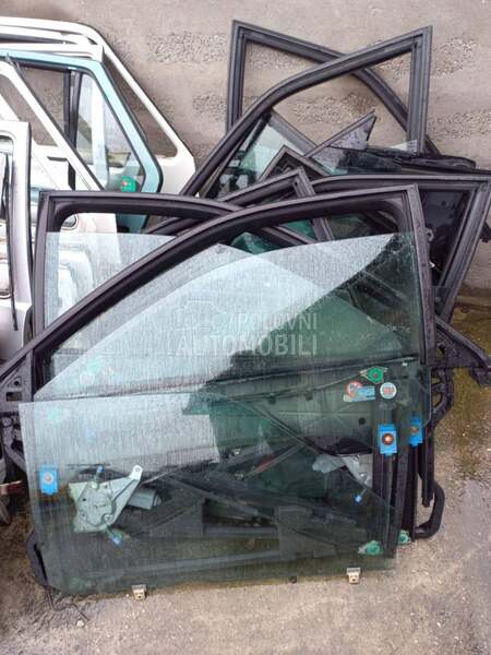 stakla i podizaci Vrata za Audi 80
