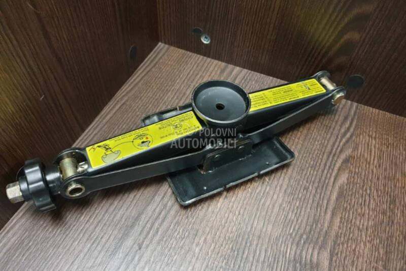 Dizalica za Mercedes Benz A 140, A 150, A 160 ...
