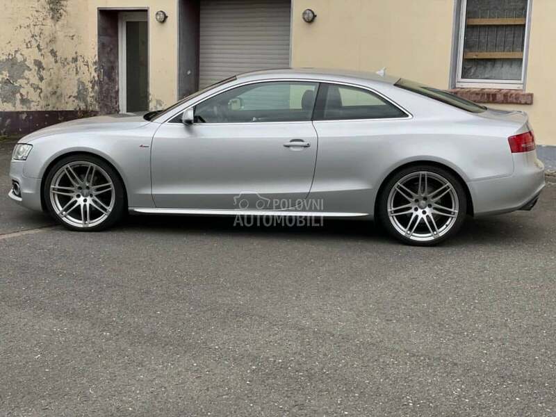 Delovi za Audi A5 tfsi 2011. god.