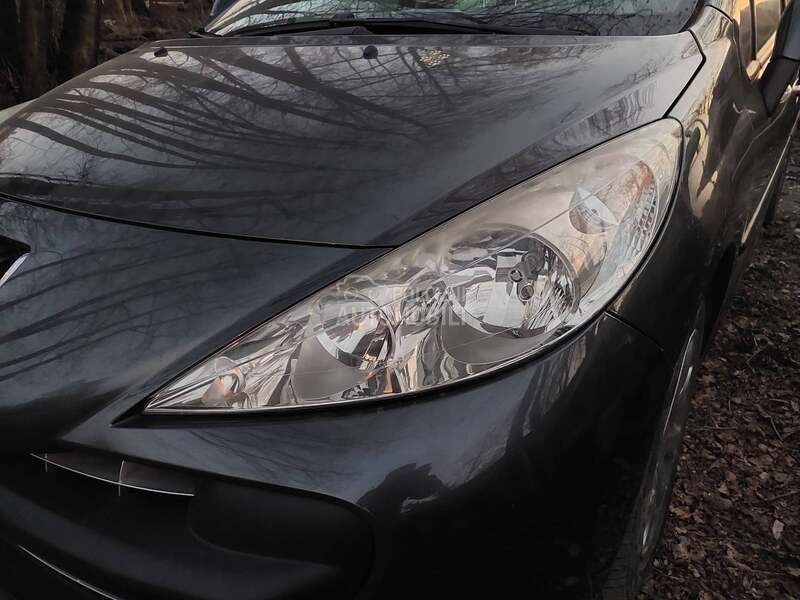 farovi za Peugeot 207