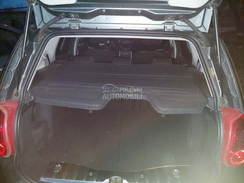 polica gepeka za Peugeot 207