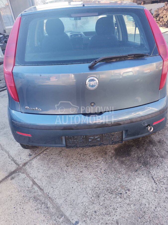 Fiat Punto 2004. god. -  kompletan auto u delovima