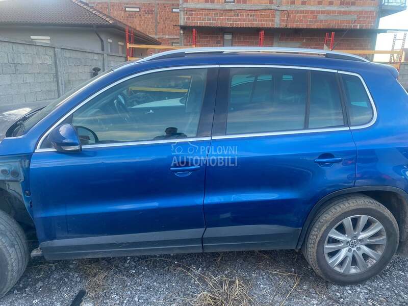 VRATA , KOM. AUTO U DELOVIMA za Volkswagen Tiguan