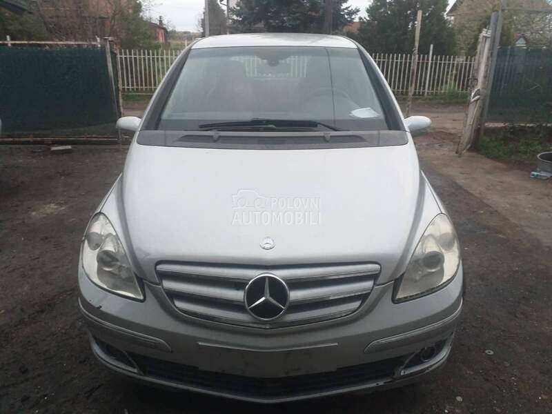 Mercedes Benz B Klasa -  kompletan auto u delovima