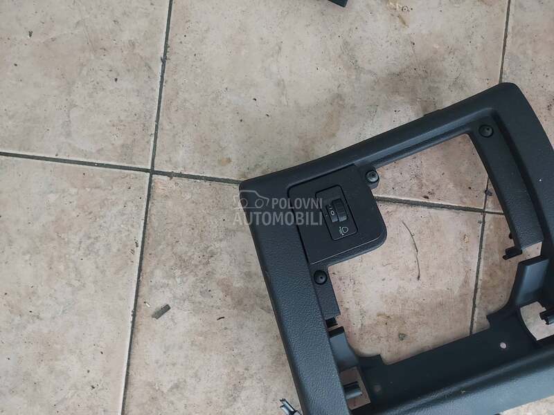 Unutrašnja maska plastika za Peugeot 407
