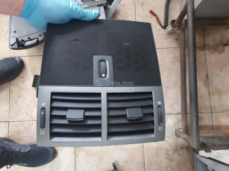 Duvaljke i delovi ventilacije za Peugeot 407